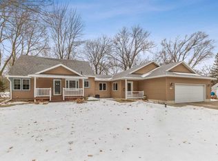 2125 Pleasant Dr, Cedar Falls, IA 50613