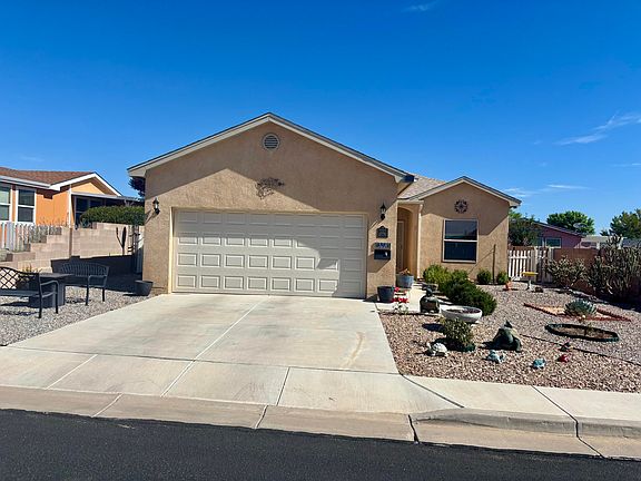 2nd image of 308 Sunrise Bluffs Dr
