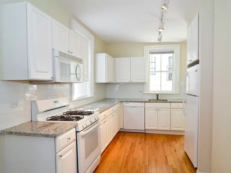 1710 N Fern Ct #1 — Photo 5