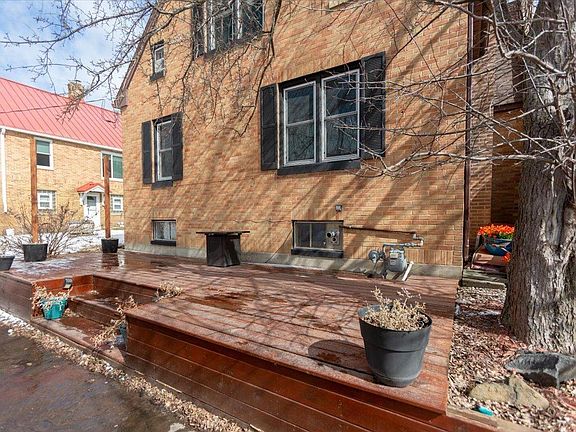 4th image of 146 Maple St