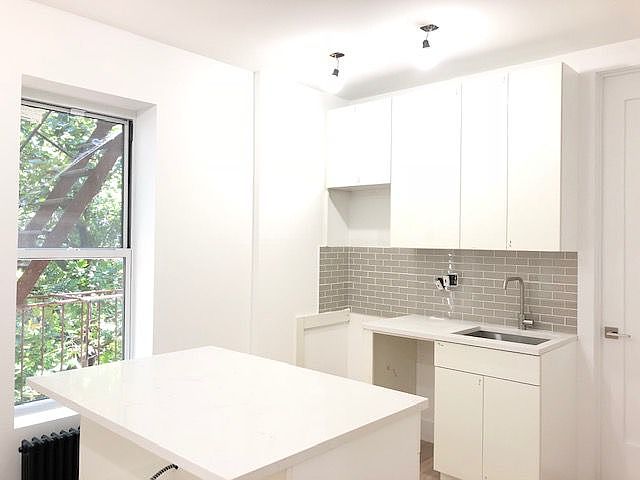 1st image of 975 Washington Ave APT 1K
