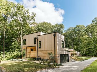 13560 Timber Ln, Harbert, MI 49115