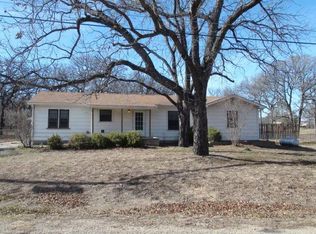 930 Monticello Dr, Springtown, TX 76082