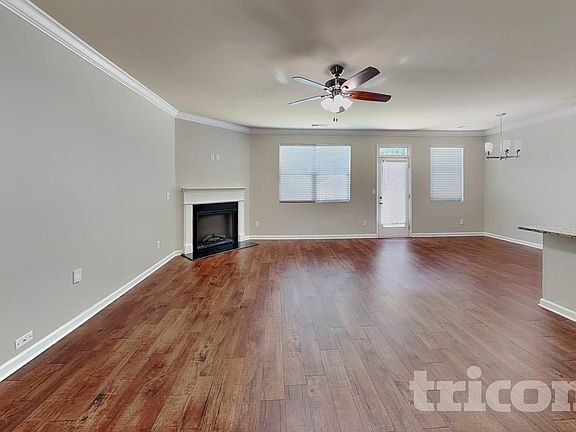 2nd image of 1095 Lear Dr