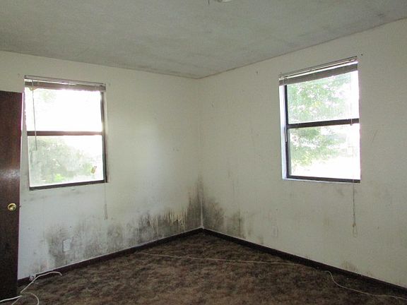 3rd image of 5353 Broadway Ave