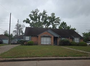 15611 Falling Creek Dr, Houston, TX 77068