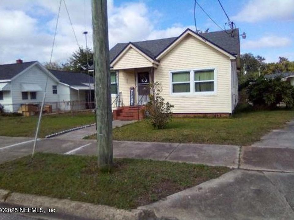 1st image of 317 CHESTNUT Drive