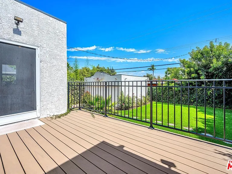 10736 Ashton Ave — Photo 13