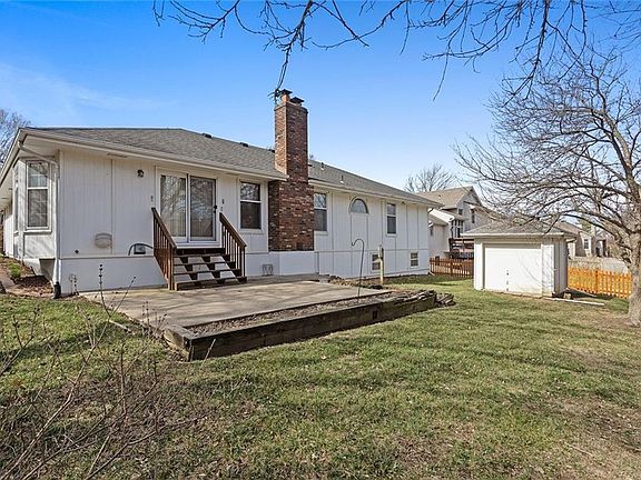 5th image of 1525 SW Fredrick Dr