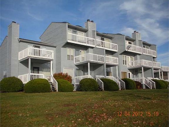 3rd image of 232 Blarney Stone Ct