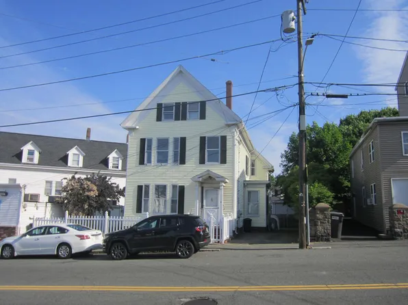 4 Prospect St #2, Gloucester, MA 01930