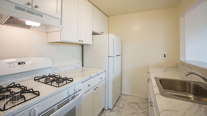 Rented by Garfield Realty  | media 16