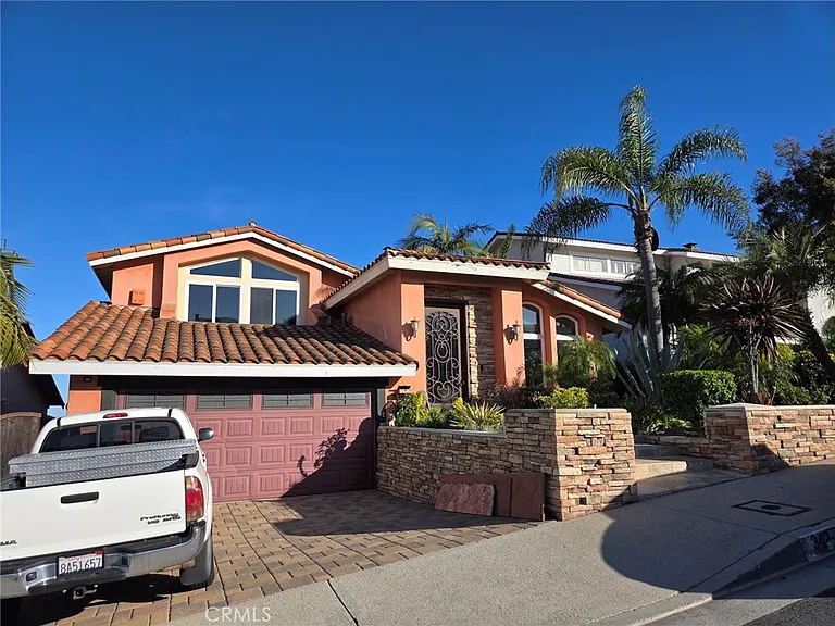 342 Lois Ln — Photo 4