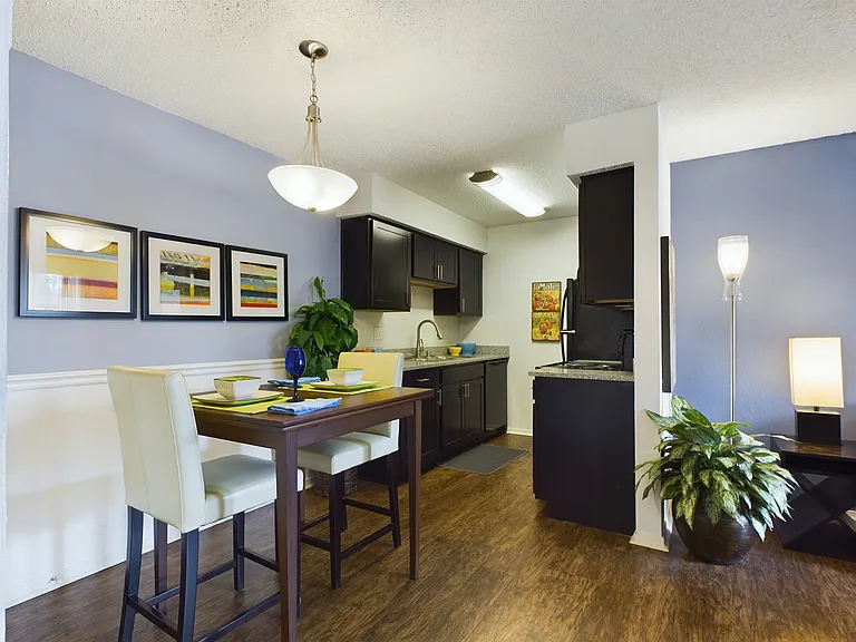 Raintree Apartments — Photo 22