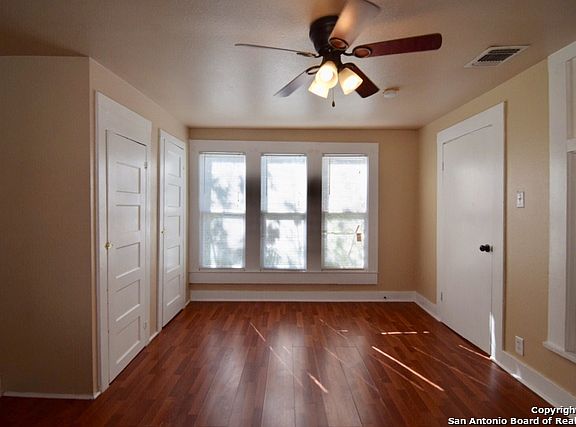 4th image of 622 W Russell Pl APT 2
