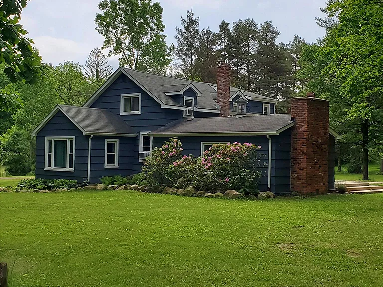 249 W Buell Rd E — Photo 1