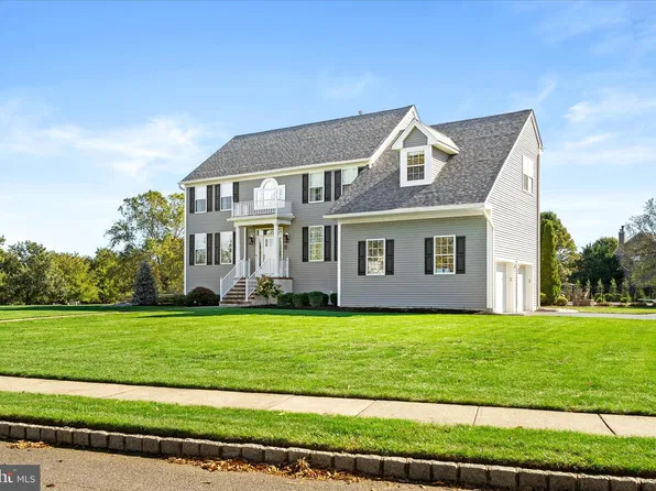 15 Smith Dr, Allentown, NJ 08501