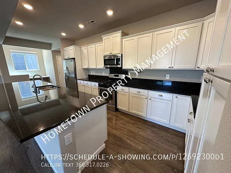 3332 Juno Ct NE — Photo 13