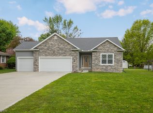 10076 Rosemere St, Elyria, OH 44035