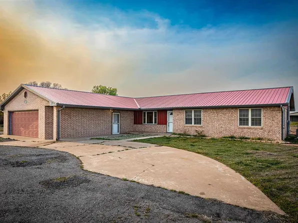 1401 1st St, Chattanooga, OK 73528