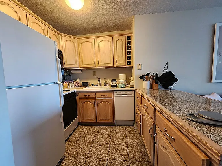 2728 N Hampden Ct #803 — Photo 10