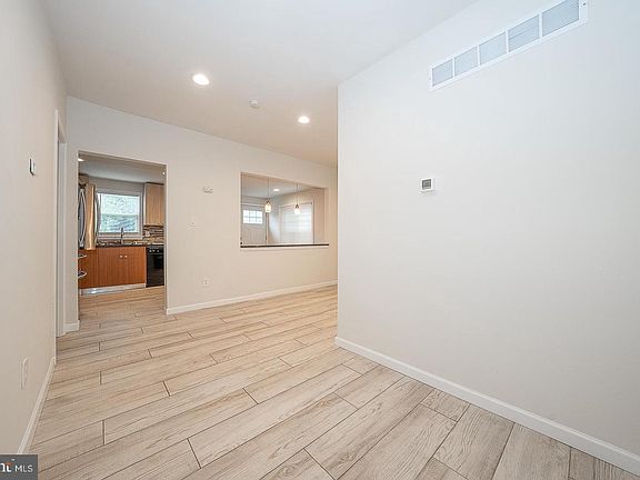 4th image of 431 Cherry St