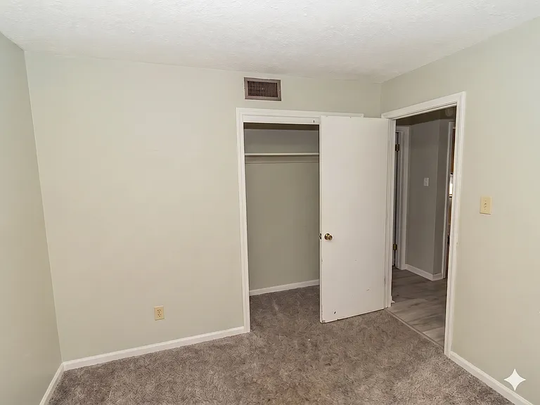 416 W Spring Dr — Photo 10