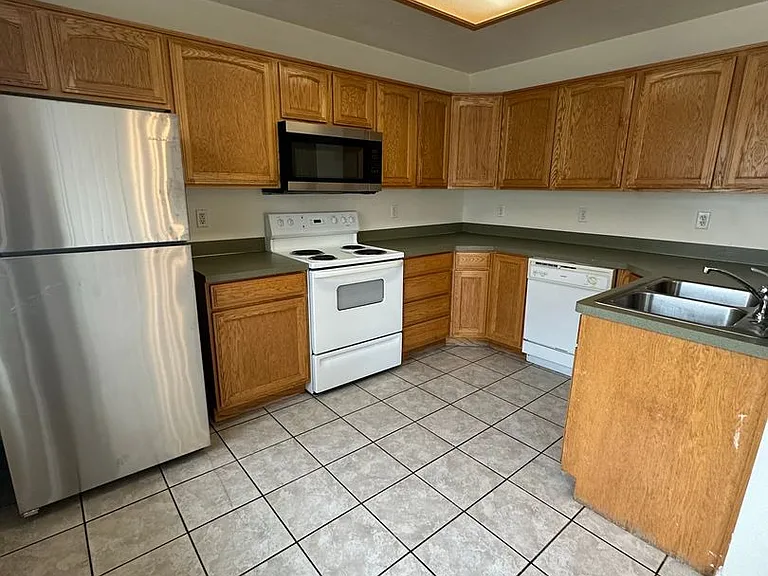 Brookshire Townhomes — Photo 3