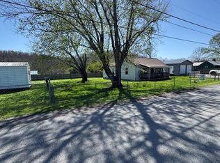 2094 Prudence Rd, Oak Hill, WV 25901