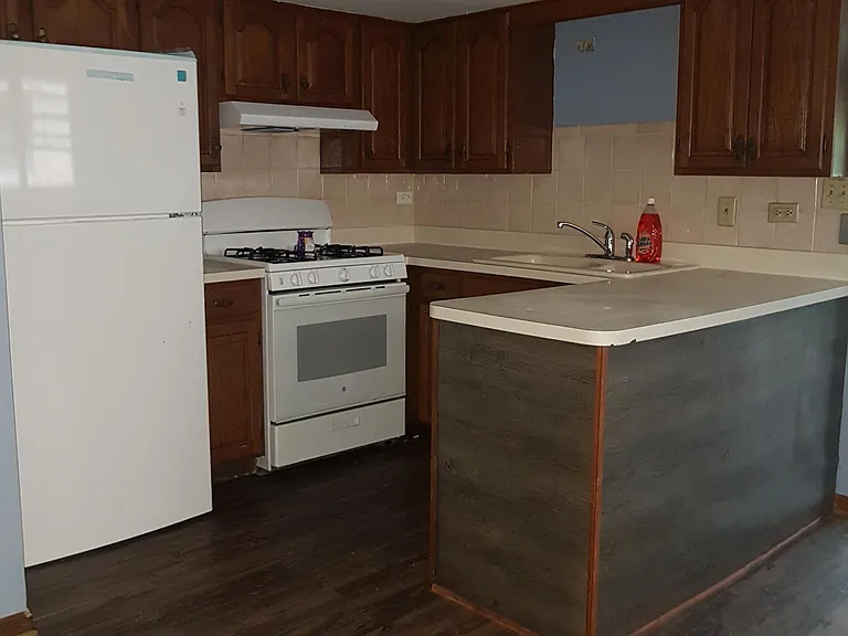 7409 Southwest Hwy #1E — Photo 2