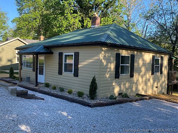 3rd image of 829 Capitol Boulevard