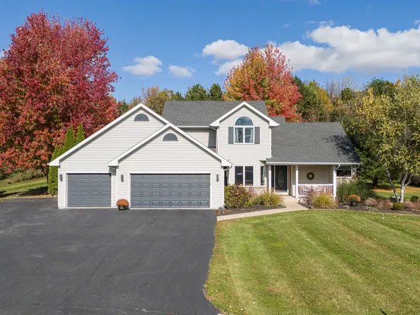 6832 W Wood Ridge Dr, Janesville, WI 53548