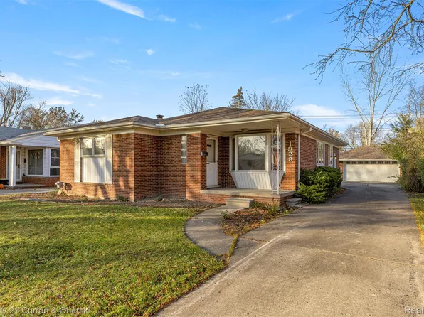 1928 Cresthill Ave, Royal Oak, MI 48073