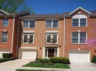 11434 Summer House Ct, Reston, VA 20194