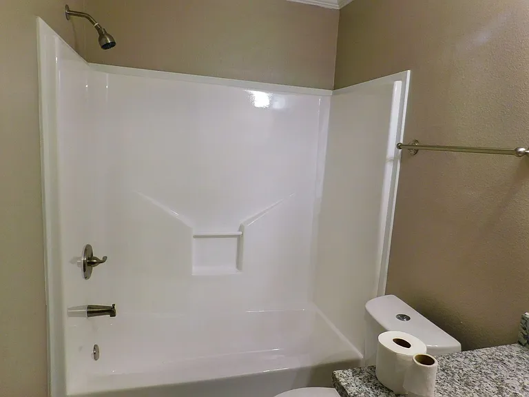 107 Varsity Dr — Photo 10