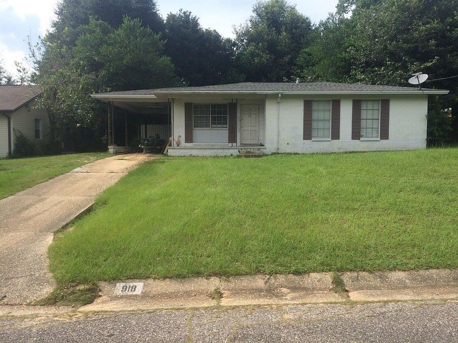1st image of 918 Lagoon Dr