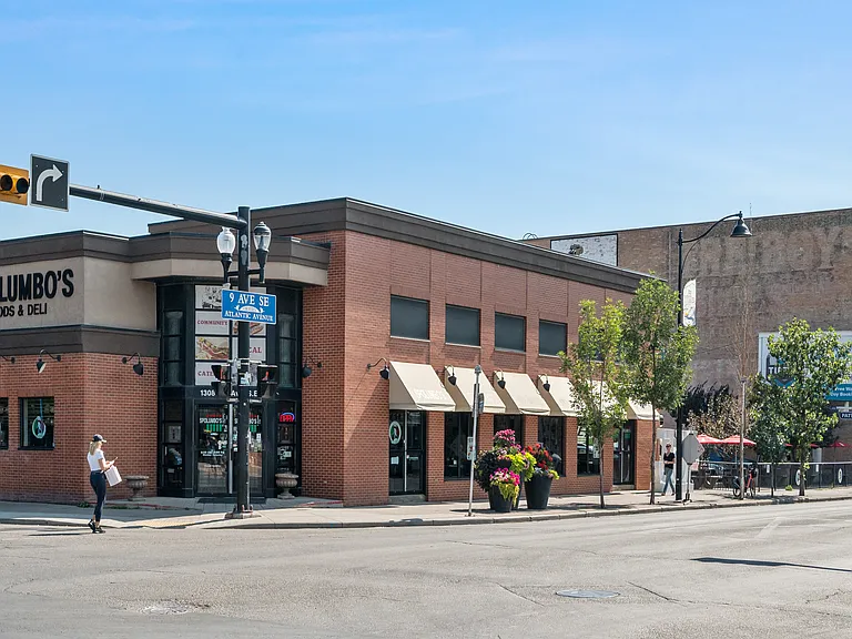 1001 8th St SE — Photo 39