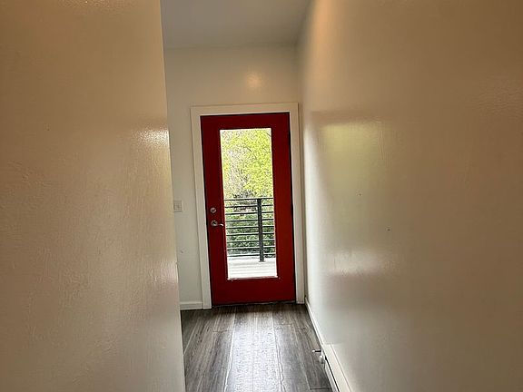 4th image of 601 Robin Ln APT C