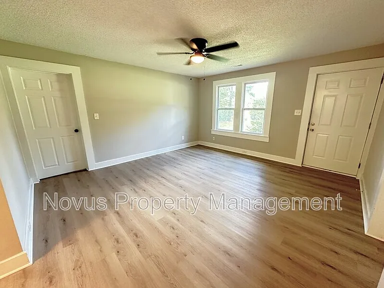 427 Adamson Ave — Photo 5