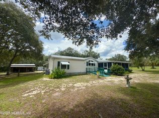 403 Lightning Ln, Interlachen, FL 32148