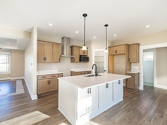 3rd image of 8779 Windy Ln