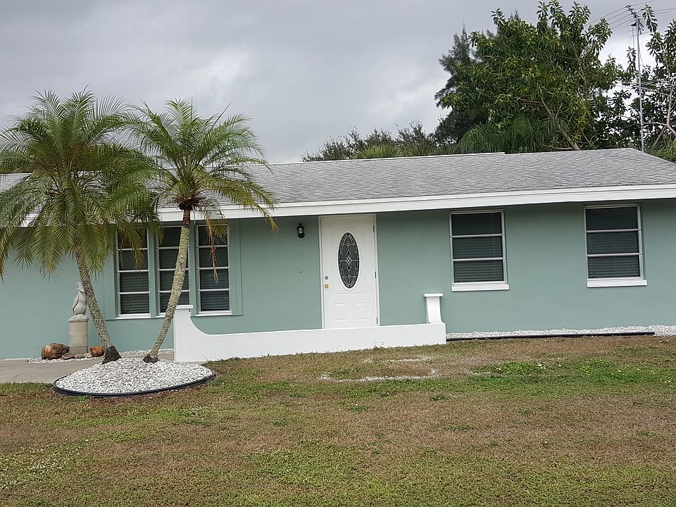 front of house.
1&1/2 garage