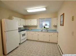 33 Parisian Dr, Toms River, NJ 08753