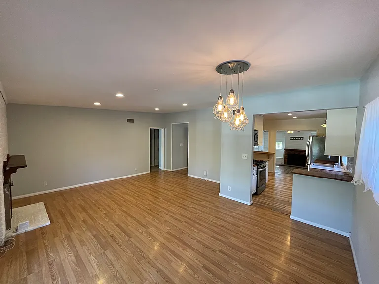15701 Tuba St — Photo 10