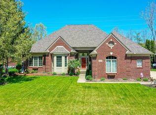 14329 Barton Dr, Washington, MI 48094