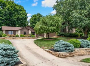 808 McCall Ct, Columbus, OH 43235