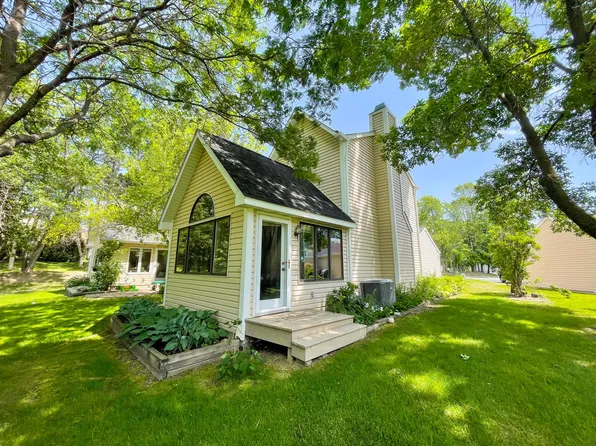 4545 Orchid Cir, Plymouth, MN 55446