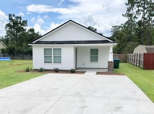24 Imaginary Ln, Crawfordville, FL 32327