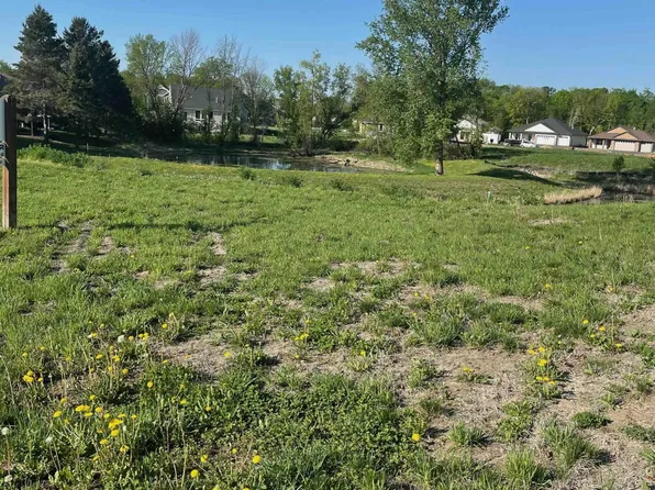 1958 Campfire Dr E, Waconia, MN 55387