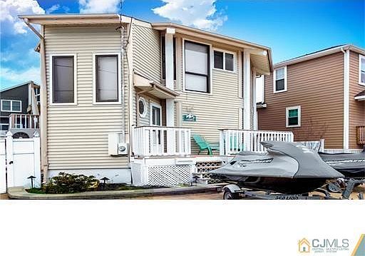 1st image of 406 Eisenhower Ave